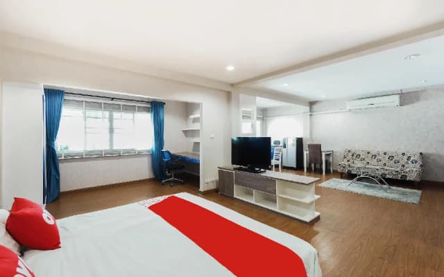 OYO 995 Blue Cafe Apartment - photo 3