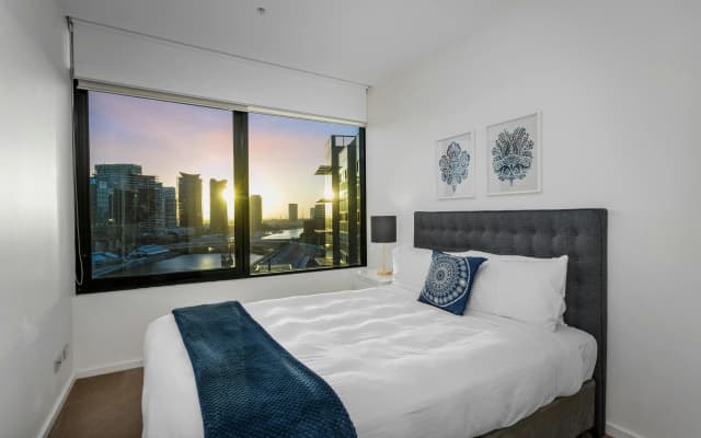 Waterfront Melbourne Apartments - photo 4