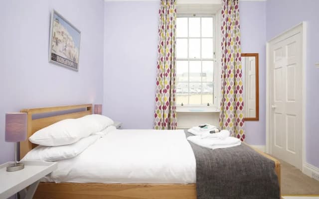 Edinburgh Deluxe Hanover Street Apt - photo 5