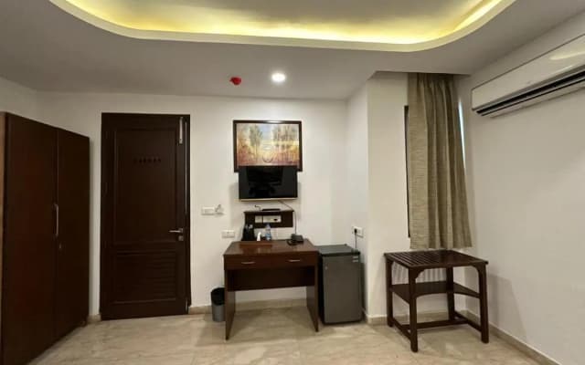 Hotel The Imperio - photo 5