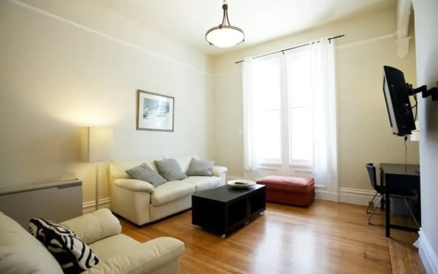 Pierce Place Lower Apartment - photo 3