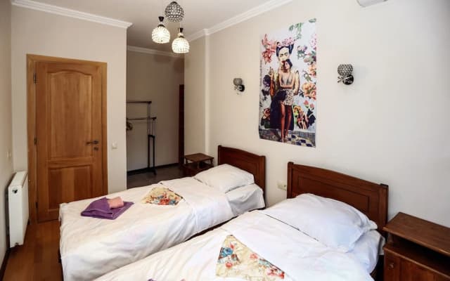 3 Bedroom Apartment near Vake Park - photo 2