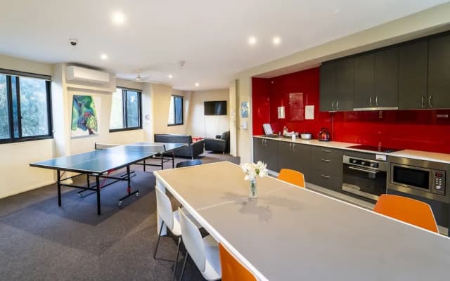 Dayman Apartments - photo 5