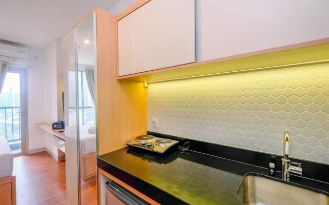 Nice and Elegant Studio at Ciputra World 2 Apartment - photo 3
