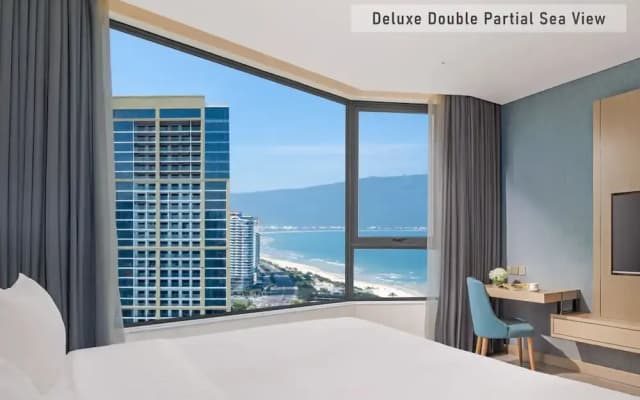 Awaken Danang Hotel - photo 3