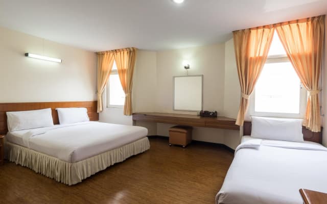 Muangphol Mansion - photo 4