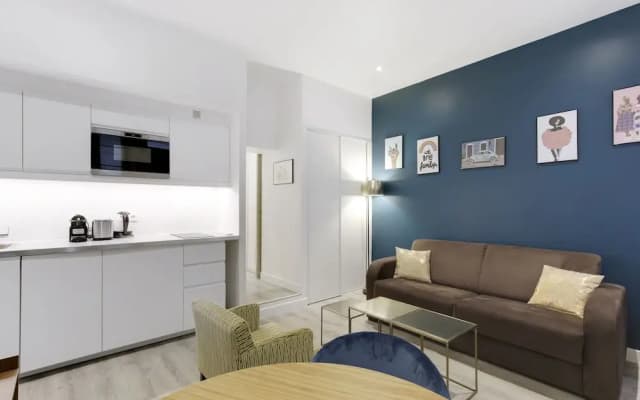 Pick A Flat's Passage Cardinet apartment - photo 2