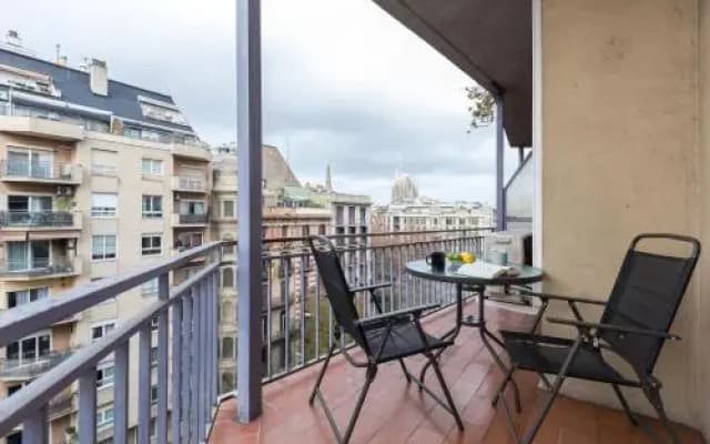 Apartment Sagrada Familla - photo 2