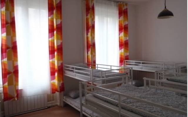 Base Budapest Hostel and backpackers - photo 3