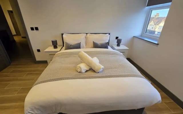 Finchley Stylish 1-Bed | Great Location - photo 2