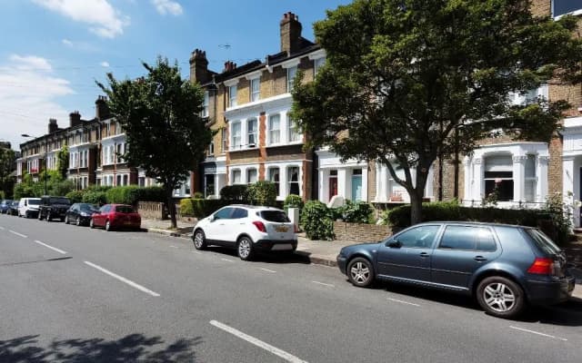 Veeve  5 Bed House Burghley Road Tufnell Park - photo 5