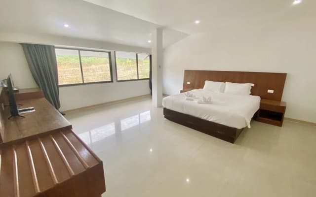 V Beach Resort - photo 3
