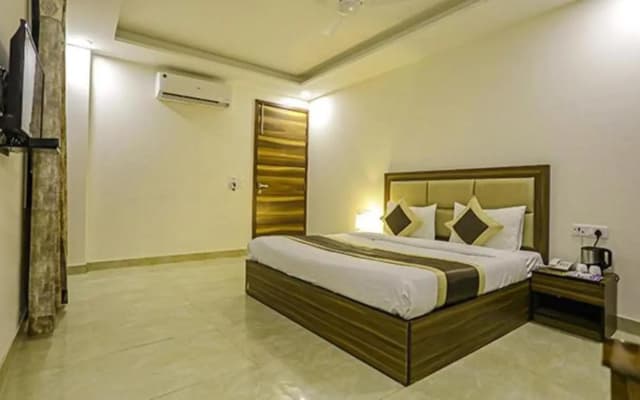 Fabhotel White House Bnb - photo 5