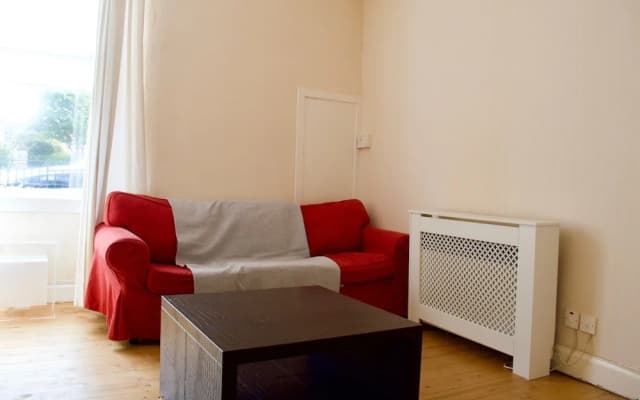 1 Bedroom Flat In Roseburn - photo 4