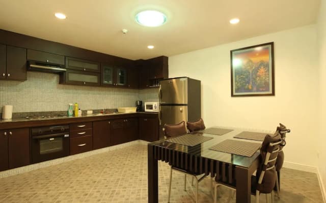 Serena Sathorn Suite - photo 2