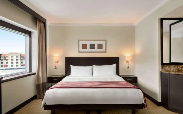 Ramada Plaza by Wyndham Dubai Deira - photo 4