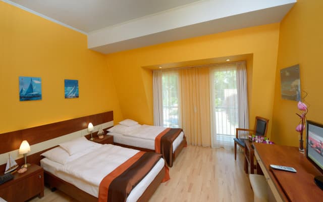 Holiday Beach Budapest Wellness & Conference Hotel - photo 2