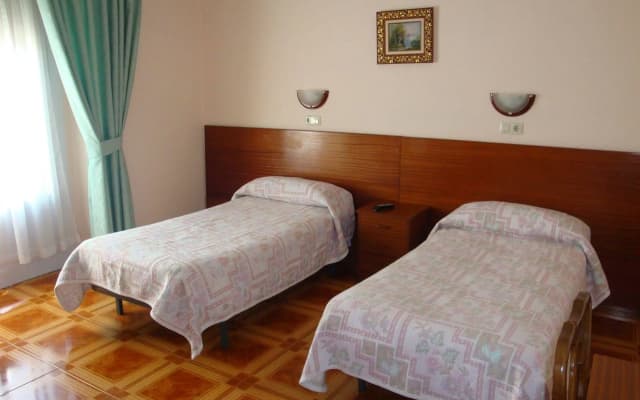 Hostal Zamora - photo 2