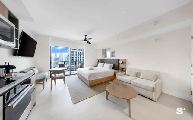 Skyline Chic Downtown Studio Getaway - photo 5