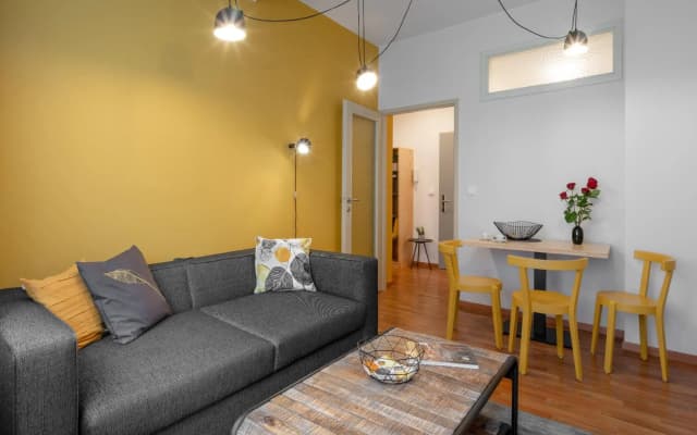 City Leaf Apartments - photo 2