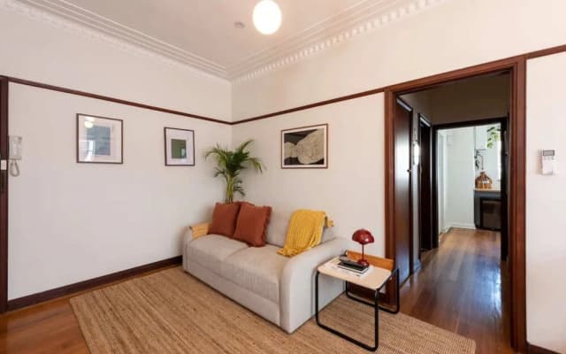 Charming Art Deco Unit in East Melbourne - photo 2