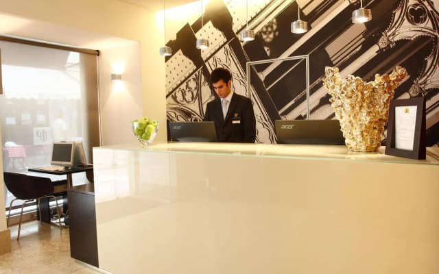 Hotel Santa Justa Lisboa - photo 2