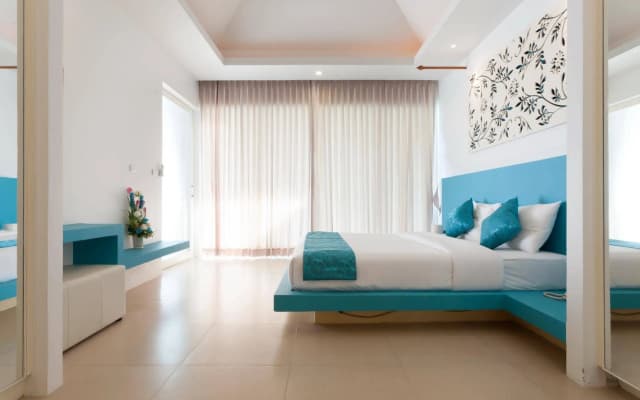 Amala Grand Bleu Resort Hilltops - photo 3