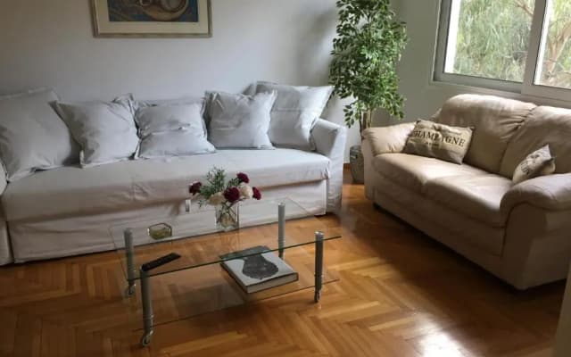 Central 5 Room Apartment - photo 5