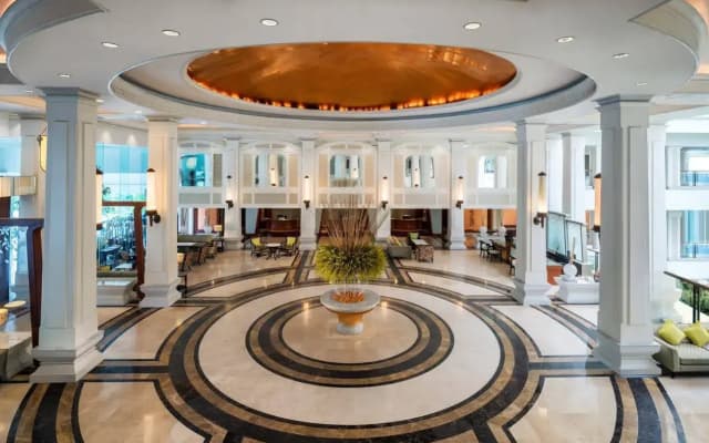 Dusit Thani Pattaya - photo 2