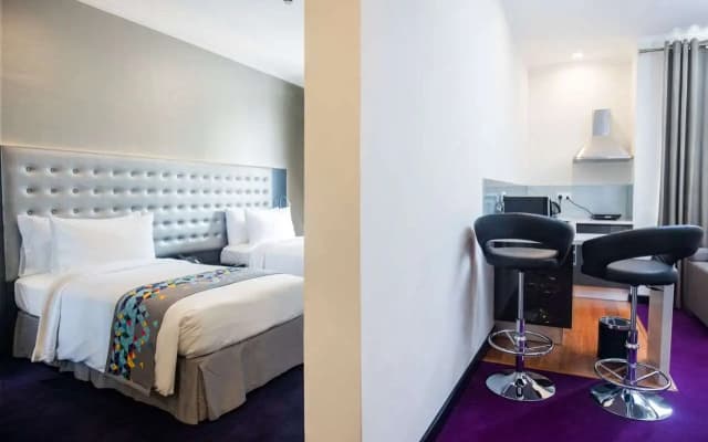Fairway Colombo - Sri Lanka's First Hotel With Robot Technology - photo 2