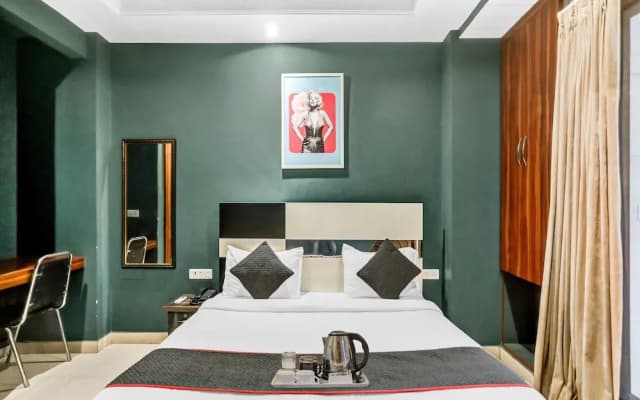 Qotel Hotel Church House Rohini Sector15 - photo 3