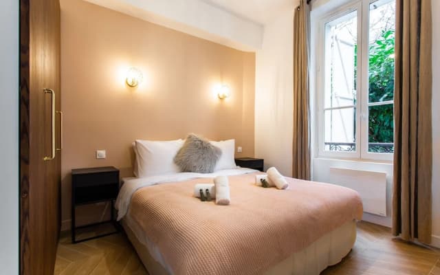 Luxury home in paris - photo 3