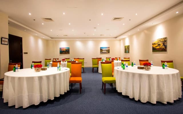 City Seasons Muscat Hotel - photo 3