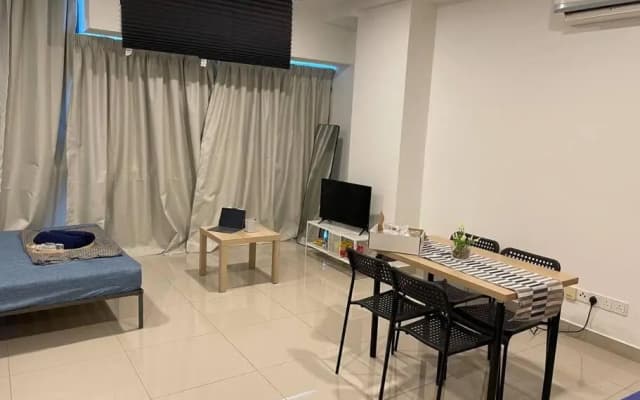 Entire unit Section 13 PJ /Pool/Wifi/Netflix/Gym - photo 2