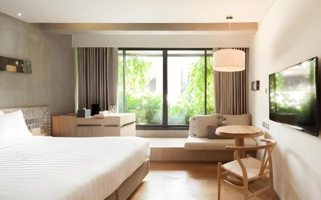 Ad Lib Hotel Bangkok - photo 4
