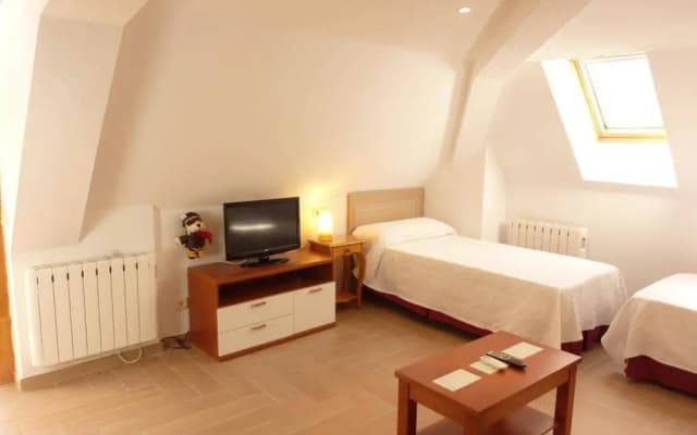 Dobo Homes Ronda De Valencia Apartment - photo 5