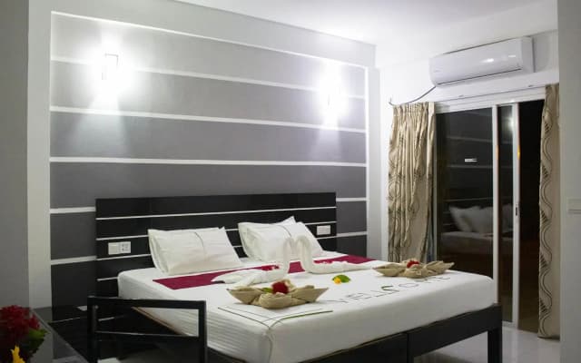 Crown Beach Hotel Maldives - photo 4