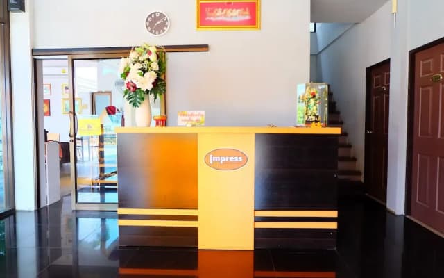 Impress Boutique Hotel - photo 2