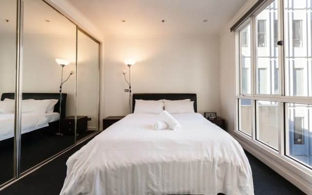 CLAUDE, 2BDR Melbourne Apartment - photo 3