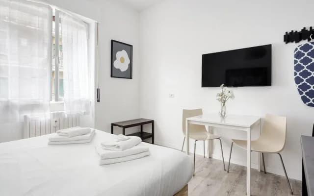 JOIVY Elegant Double Studios near Subway Station - photo 4
