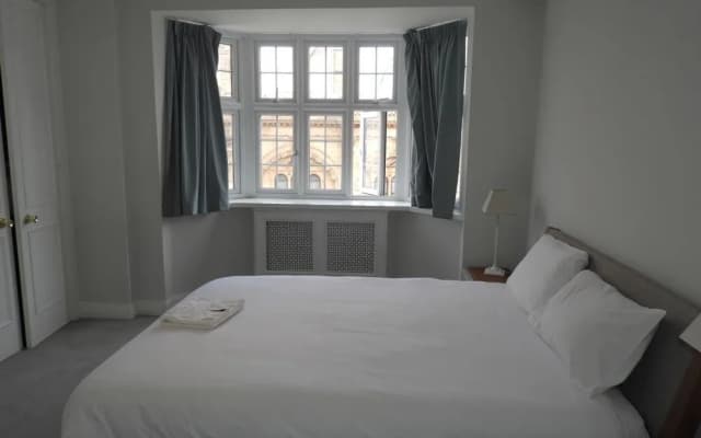 2 Beds Harrods Apartments - photo 4