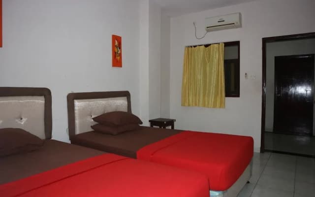 Nanda Hotel Denpasar - photo 4