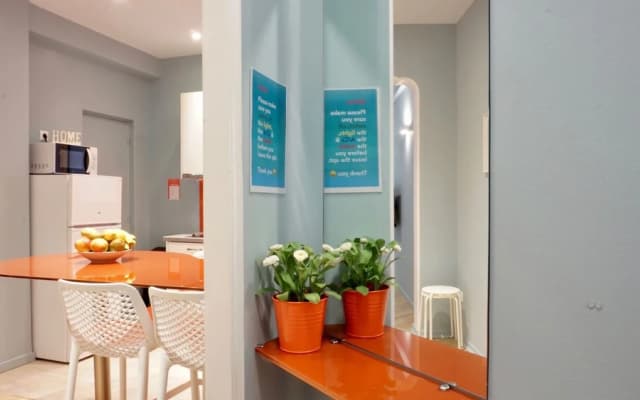 Modern Central Fully Equipped Apt - photo 5
