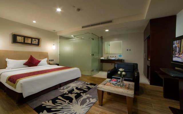The Hanoi Club Hotel & Residences - photo 5