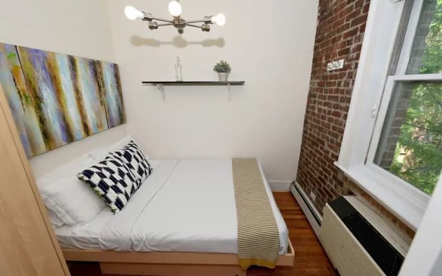 Charming 3-bedroom Apartment in Midtown West - photo 5