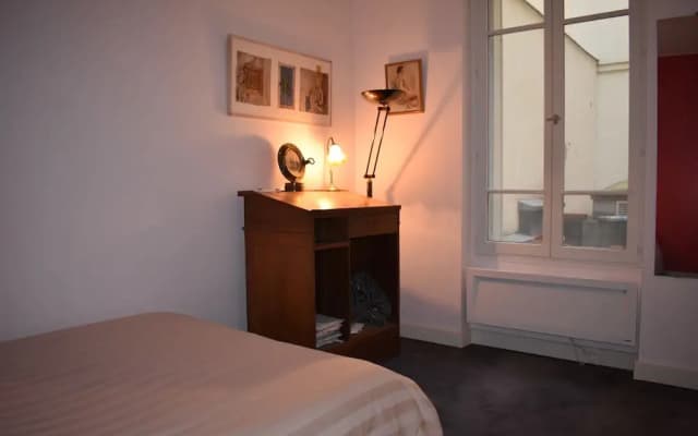 Spacious 1 Bedroom Apartment in Paris 15th - photo 3