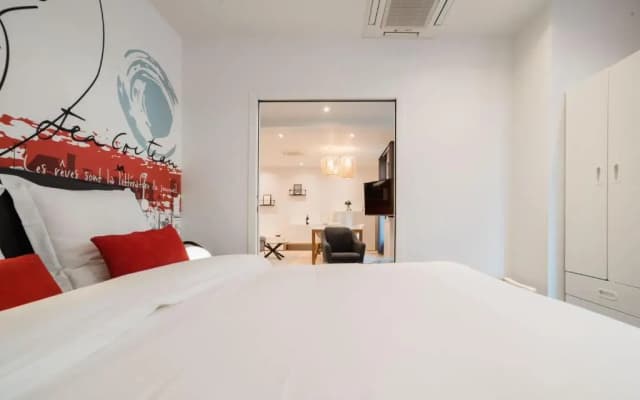 SUITE COCTEAU : au cœur de la Rive Gauche, neuf, design, 2/4/6 personnes - photo 3