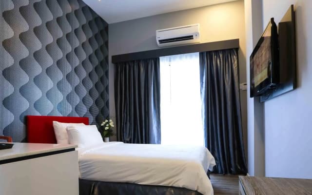Cenang Plaza Beach Hotel - photo 5