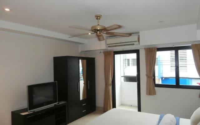 The Classroom Hotel - photo 4