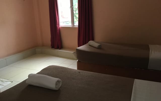 Red Apple Hotel - photo 3